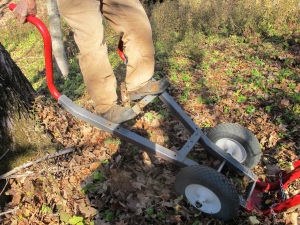 Standing on shrub puller for maximum pulling power
