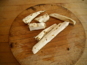 Peeled horseradish